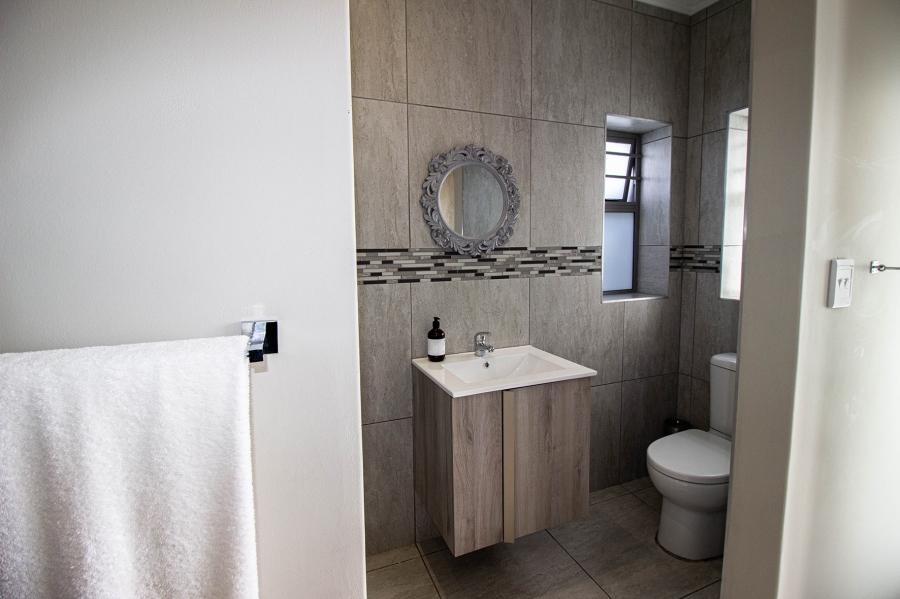 6 Bedroom Property for Sale in Kleinbaai Western Cape